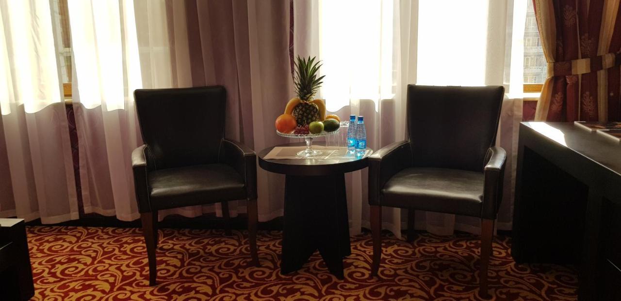 Ambassador Hotel 巴库 外观 照片